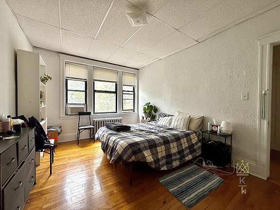 3rd image of 126 Babcock St APT 28