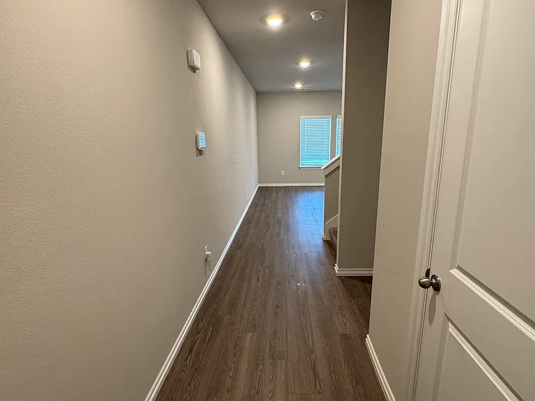 1901 SE Jefferson Pl — Photo 2