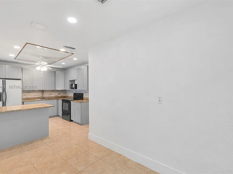 6101 SW 24th St — Photo 9