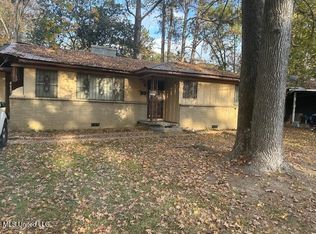 425 N Springfield Cir, Jackson, MS 39209