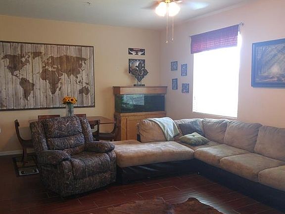 3rd image of 1574 Scarlet Oak Loop #C