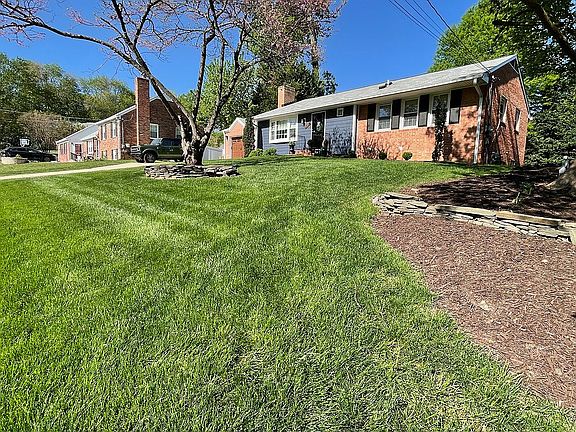 2nd image of 4507 Mullen Ln