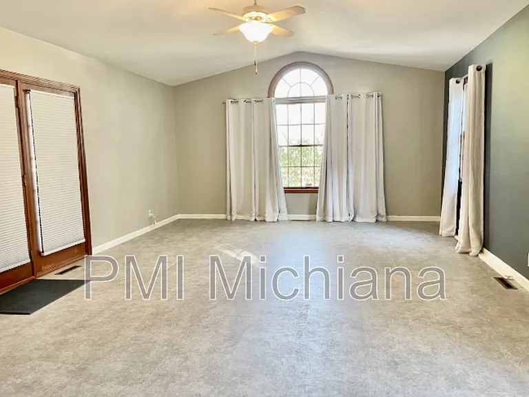 1311 E Monroe St — Photo 10