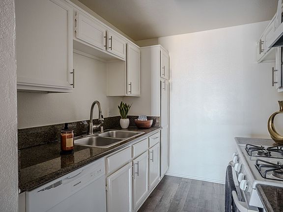3rd image of 1362 Temple Ave APT 306