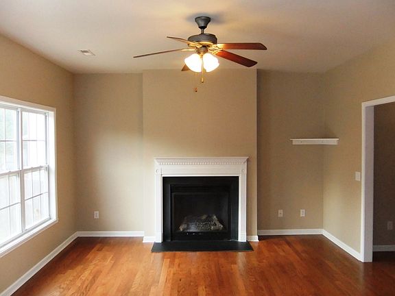 5th image of 4102 Pepperbush Dr