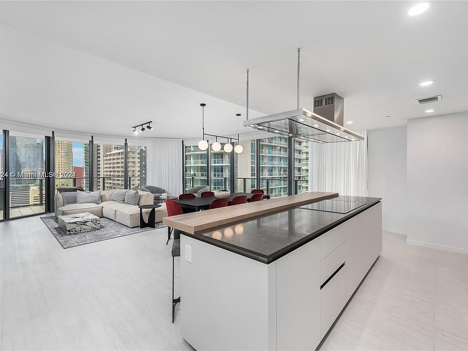 1st image of 1000 Brickell Plz #2102