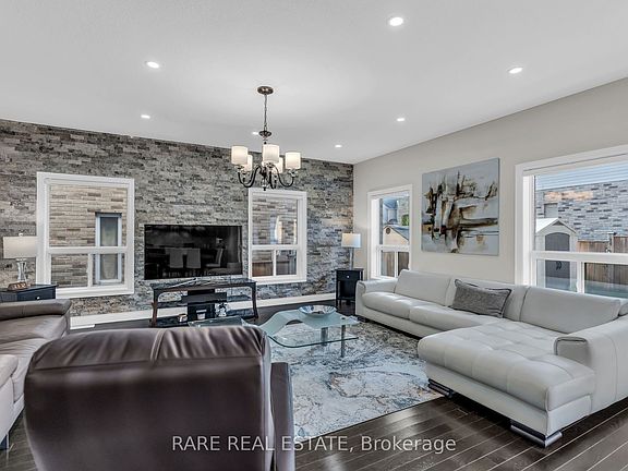 4th image of 753 Pasture Rose St