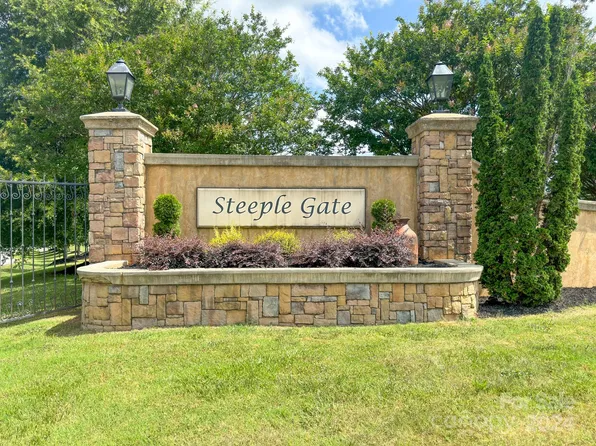 1054 Saddleback Ln, Mooresville, NC 28115