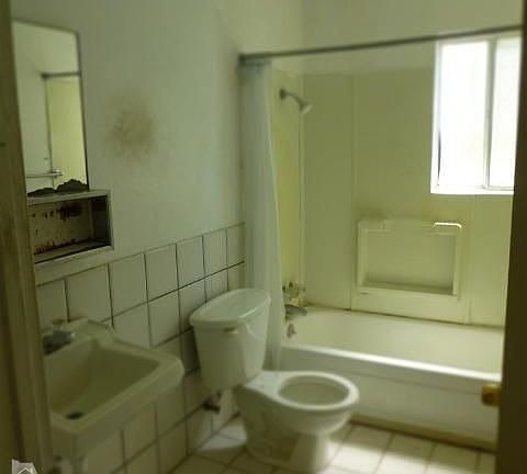 4th image of 132 E A St