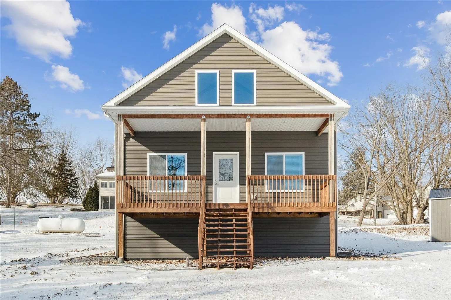 22508 Lake Shore Dr photo 1