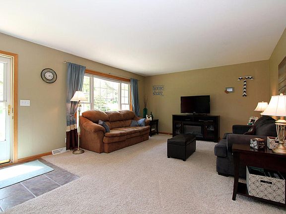 2nd image of 1180 Sunnycrest Dr