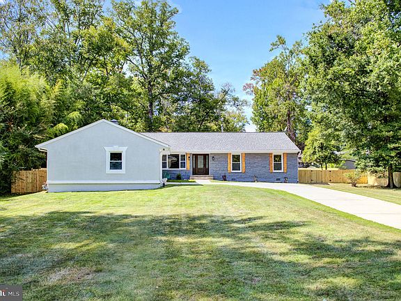 3rd image of 9304 Forest Haven Dr