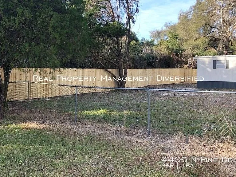4406 N Pine Dr — Photo 5