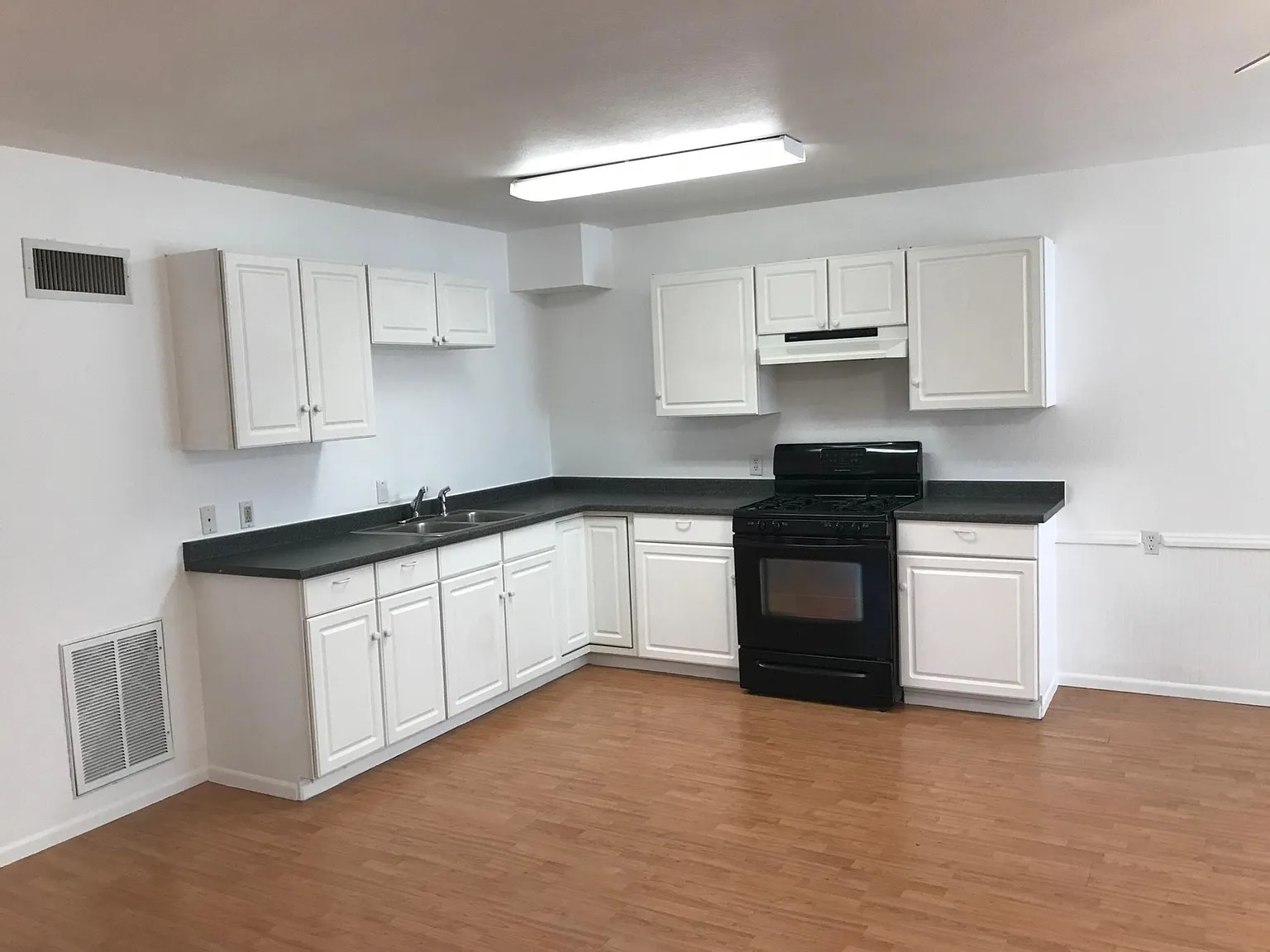 342 Marshall St — Photo 1