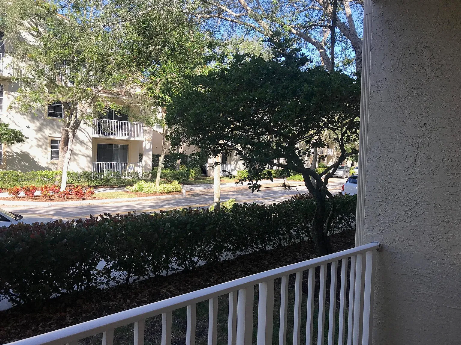1 bed, 1.0 bath, 596 sqft, $2,100 — Photo 3