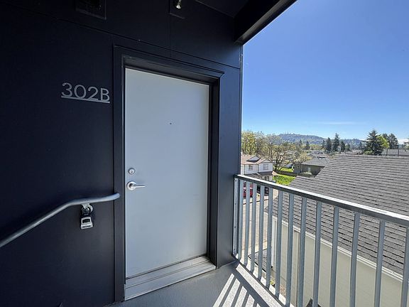 5th image of 6080 SE 84th Ave #302B