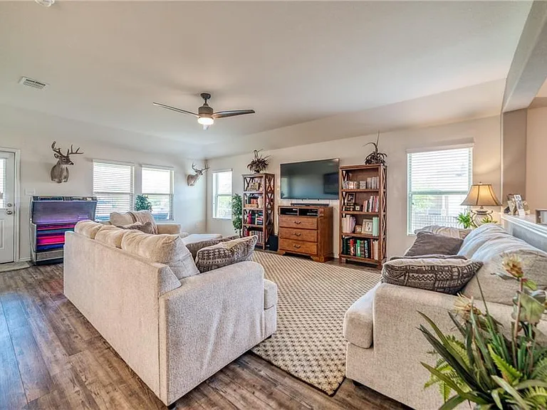 2100 Littleton Dr — Photo 11