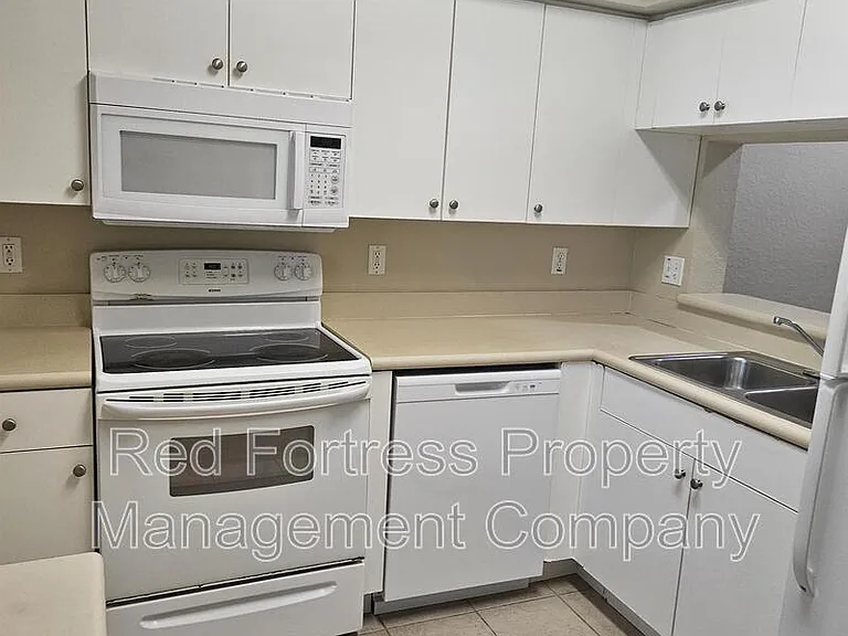 8408 Bernwood Cove Loop #1709 — Photo 4