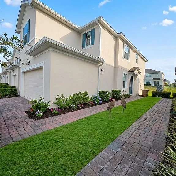 1120 Lakeshore Breeze Pl — Photo 33