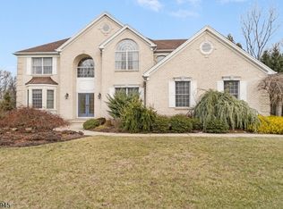 14 Hubert St, Whippany, NJ 07981