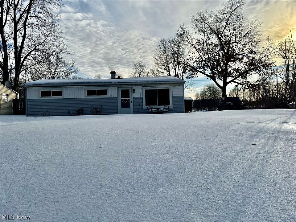 1st image of 2852 Shelly Rd