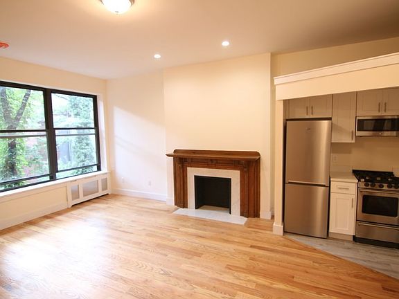 4th image of 152 W 76th St #3R