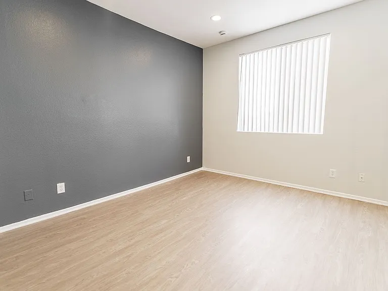 4532 Murietta Ave — Photo 38