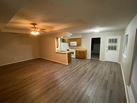 2nd image of 589 W Jefferson St #557