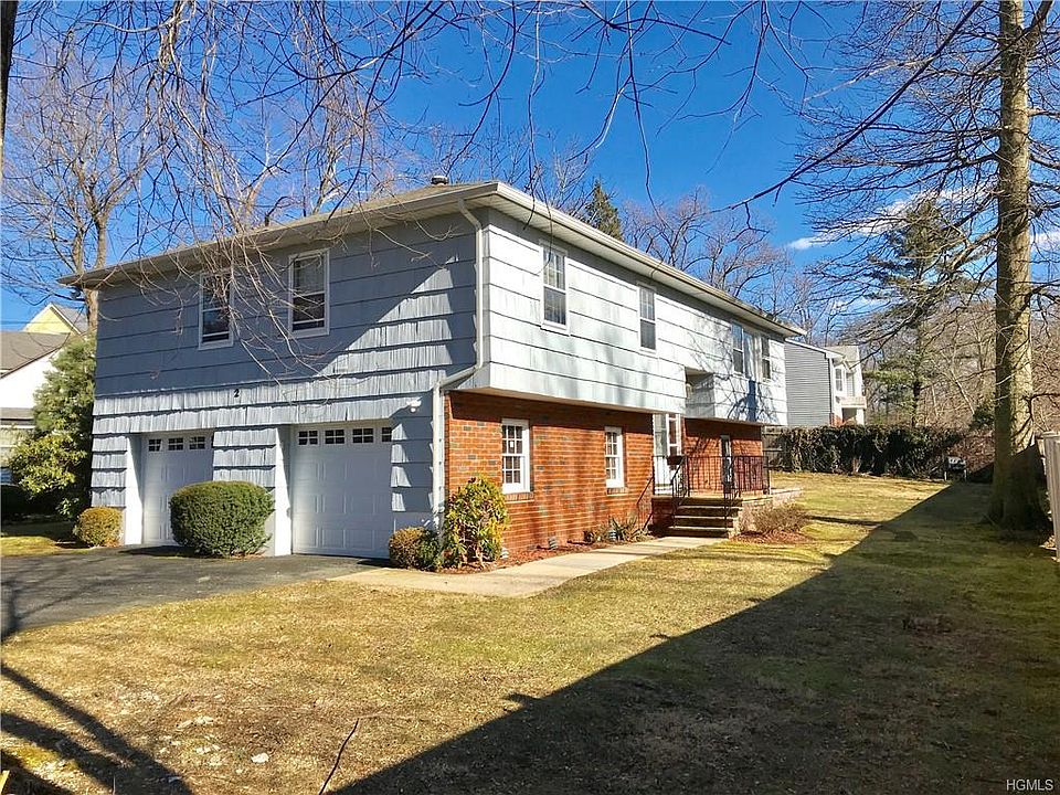 1st image of 2 Woods End Ln
