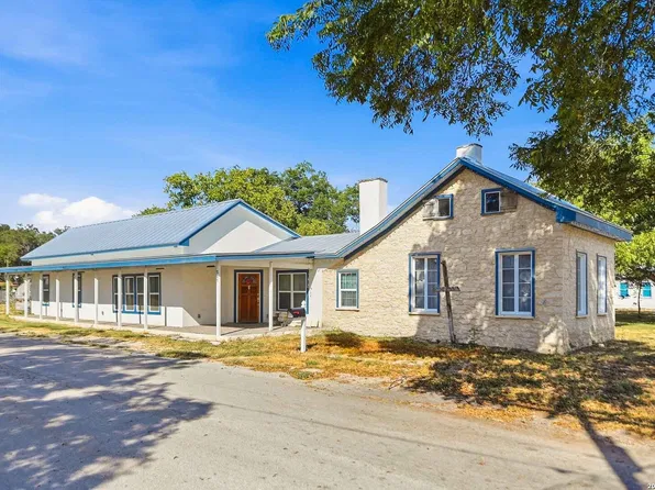 501 LONDON ST, Castroville, TX 78009