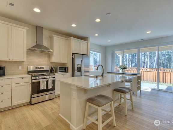 4th image of 13218 186th Ave E