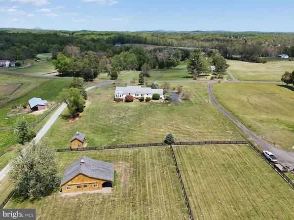 5265 Bear Hollow Ln, Viewtown, VA 20106