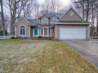 13362 Redbird Ln, Grand Haven, MI 49417