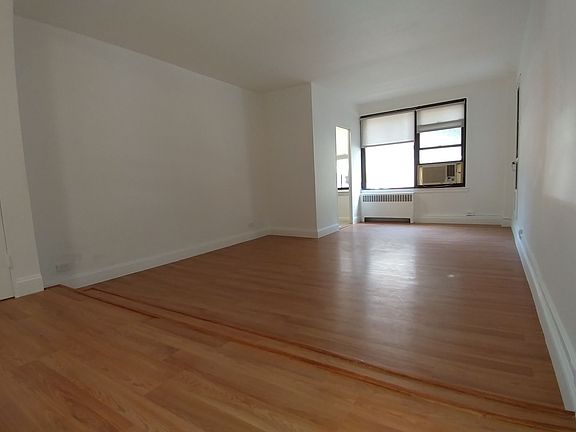3rd image of 9819 64th Ave APT 1F