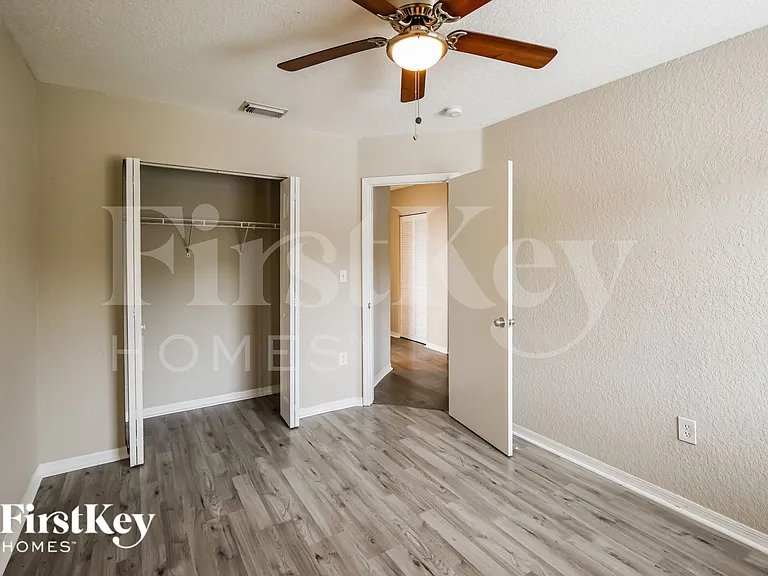 18050 SW 142nd Ct — Photo 16