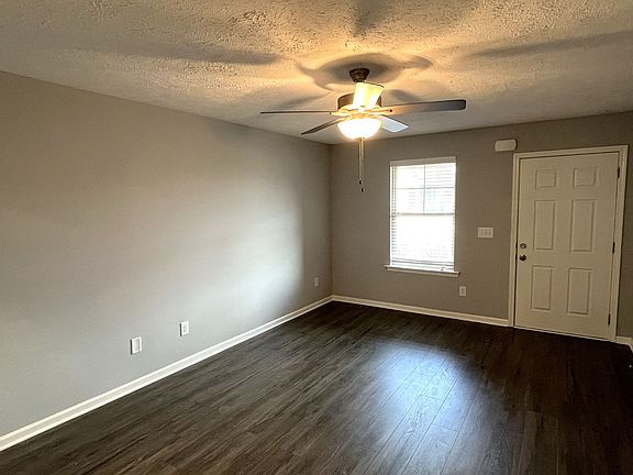 3rd image of 4084 Utica St
