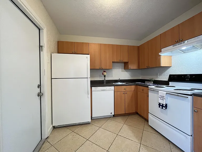 4815 NW 9th Dr #1 — Photo 2