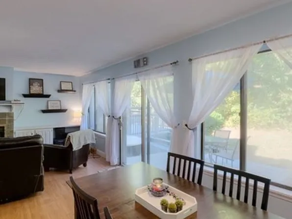 42 Meadowbrook Ln #42, Palmer, MA 01069