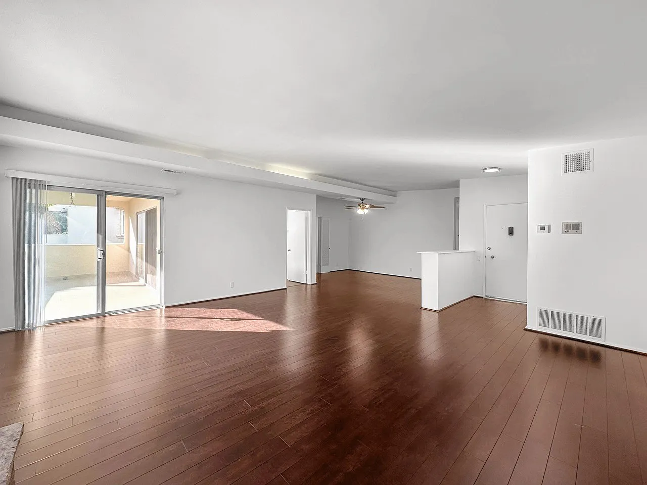 3 bed, 2.0 bath, $4,850 — Photo 3
