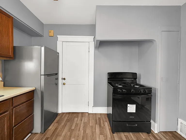 16119 Parkgrove Ave #2 — Photo 7