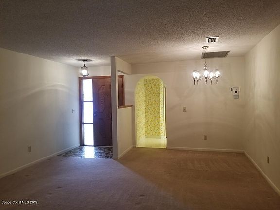 3rd image of 2525 Chesterfield Ct