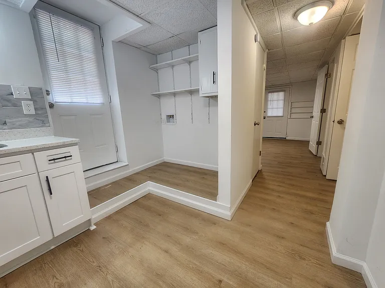 565 2nd St SE #D — Photo 5