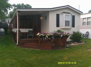 215 Lane 101 Hamilton Lk #33, Hamilton, IN 46742