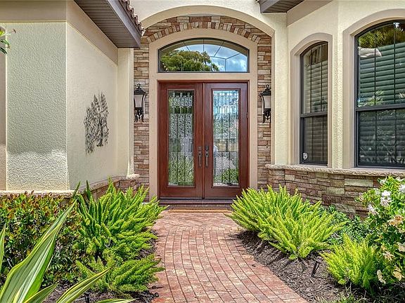 4th image of 1885 Clematis St