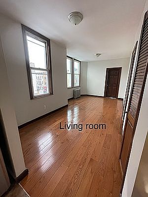 3rd image of 148 Wilson Ave APT 3R