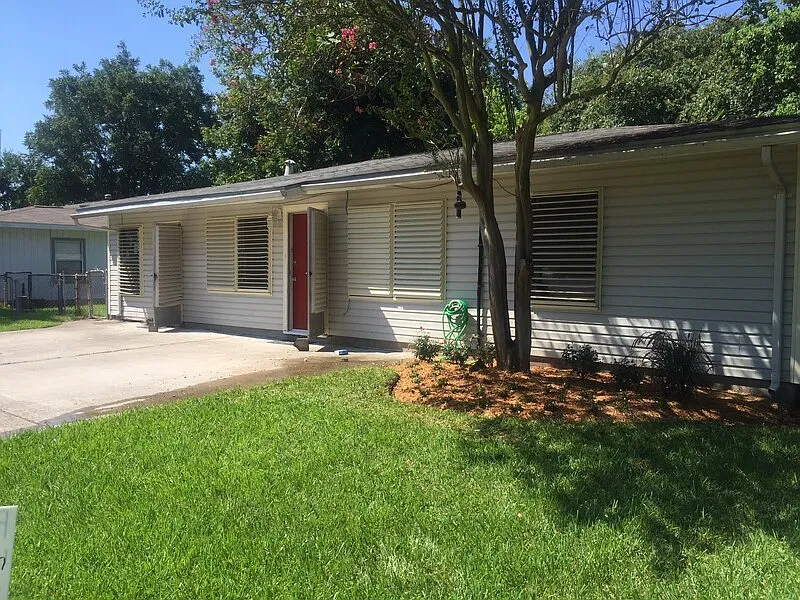 4 bed, 1.0 bath, 1400 sqft, $1,495 — Photo 3