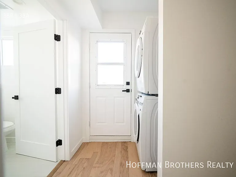 2681 Roseview Ave — Photo 9