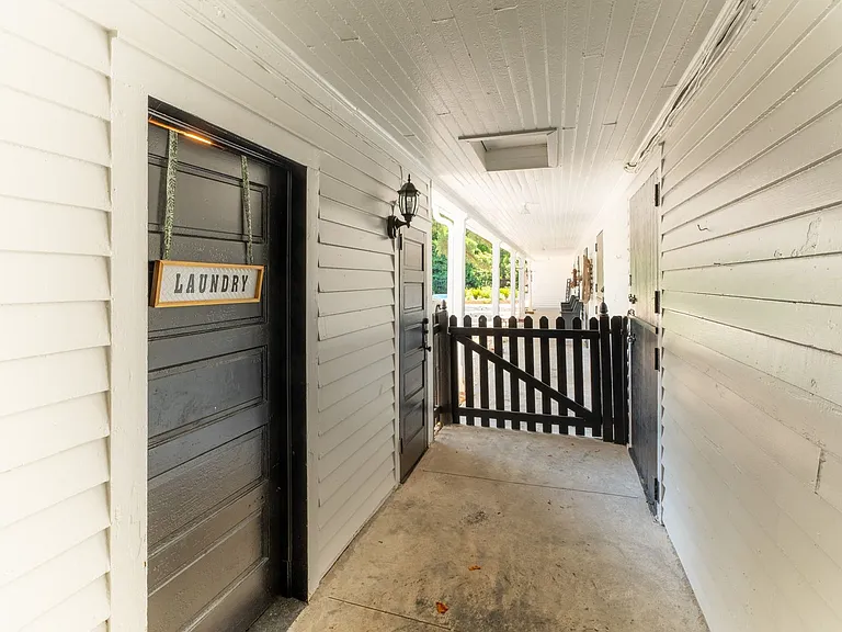 326 Sumter St SE — Photo 21
