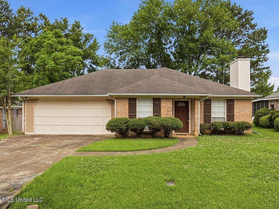 1st image of 113 Riverbend Dr