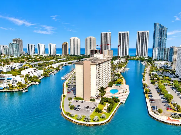 400 Kings Point Dr, North Miami Beach, FL